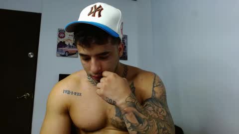 Snapshot of darius_phoenix chatting on November 2, 2025, 11:29 pm Darius Phoenix online show from November 2, 2025, 11:29 pm