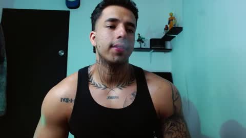 Snapshot of darius_phoenix chatting on November 21, 2025, 8:18 pm Darius Phoenix online show from November 21, 2025, 8:18 pm