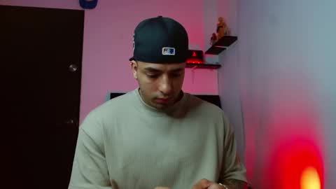 Snapshot of darius_phoenix chatting on November 23, 2025, 7:02 pm Darius Phoenix online show from November 23, 2025, 7:02 pm