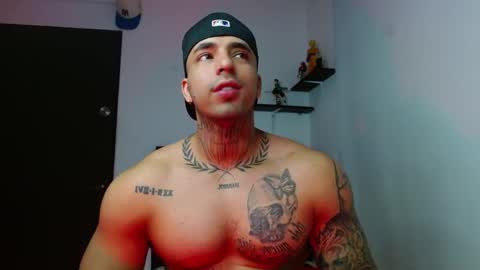 Snapshot of darius_phoenix chatting on November 28, 2025, 8:00 pm Darius Phoenix online show from November 28, 2025, 8:00 pm