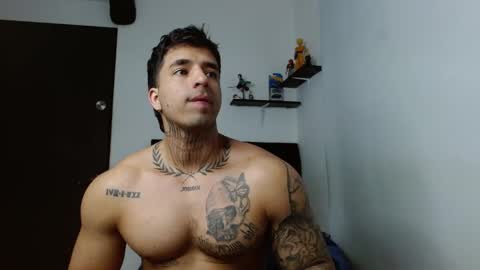 Snapshot of darius_phoenix chatting on December 14, 2025, 8:35 pm Darius Phoenix online show from December 14, 2025, 8:35 pm