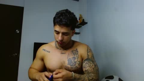 Snapshot of darius_phoenix chatting on December 15, 2025, 6:34 pm Darius Phoenix online show from December 15, 2025, 6:34 pm