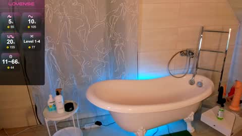 Lola online show from December 10, 2024, 12:49 pm