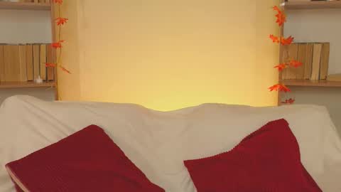 Lola online show from October 13, 2025, 2:11 am