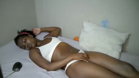 dark_lovly online show from November 26, 2025, 10:27 am