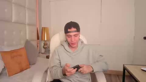 Snapshot of dark_sun333 chatting on September 10, 2025, 12:21 am dark_sun333 online show from September 10, 2025, 12:21 am