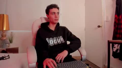 Snapshot of dark_sun333 chatting on October 9, 2025, 9:35 pm dark_sun333 online show from October 9, 2025, 9:35 pm