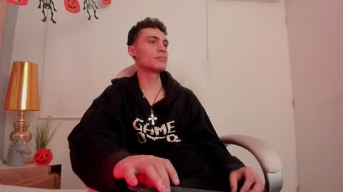 Snapshot of dark_sun333 chatting on October 30, 2025, 2:35 am dark_sun333 online show from October 30, 2025, 2:35 am