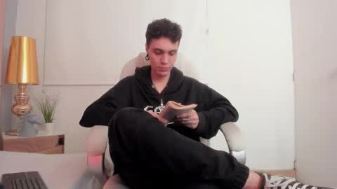 Snapshot of dark_sun333 chatting on November 28, 2025, 12:57 am dark_sun333 online show from November 28, 2025, 12:57 am