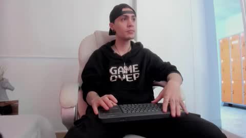 Snapshot of dark_sun333 chatting on November 30, 2025, 9:30 pm dark_sun333 online show from November 30, 2025, 9:30 pm