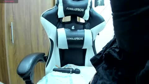 Snapshot of darkkittenuwu chatting on March 9, 2025, 10:41 pm Hi Im Yuri independent modelhelp me get my 111 hands upuwu online show from March 9, 2025, 10:41 pm