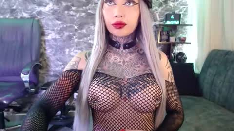 New account.  Help me reach 100 thumbs up  online show from September 18, 2025, 6:10 pm