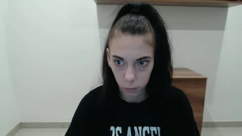 darklynx_ online show from December 5, 2025, 12:03 pm