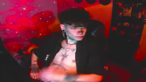   online show from October 14, 2025, 4:35 am