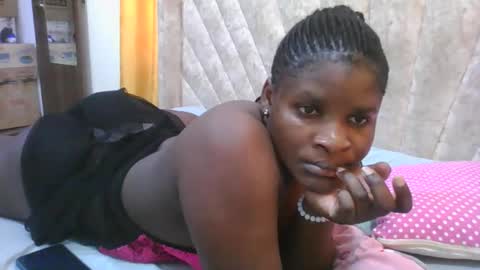 Snapshot of darknipples2 chatting on November 11, 2025, 8:14 am SHANICE online show from November 11, 2025, 8:14 am