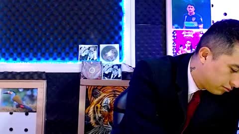 Snapshot of darko0717 chatting on February 23, 2025, 12:27 pm DARKO0717 online show from February 23, 2025, 12:27 pm