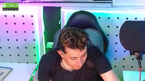Snapshot of darko0717 chatting on October 7, 2025, 11:29 am DARKO0717 online show from October 7, 2025, 11:29 am