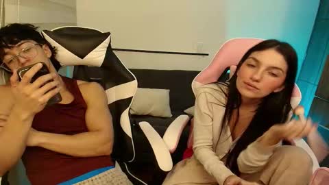 Snapshot of darkpleasuress chatting on November 6, 2025, 6:47 am darkpleasuress online show from November 6, 2025, 6:47 am