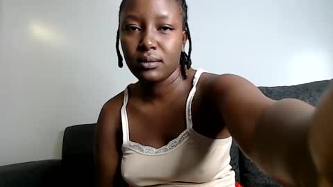 Snapshot of darktanqueen chatting on March 6, 2025, 2:51 am darktanqueen online show from March 6, 2025, 2:51 am