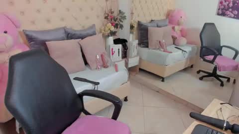 Darle Volant online show from October 28, 2025, 11:07 pm