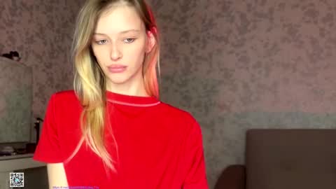 Snapshot of darlingdarinka chatting on November 4, 2025, 12:54 am D online show from November 4, 2025, 12:54 am