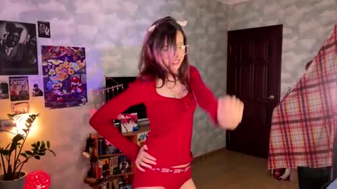 Snapshot of darlingdarinka chatting on December 15, 2025, 3:44 am D online show from December 15, 2025, 3:44 am