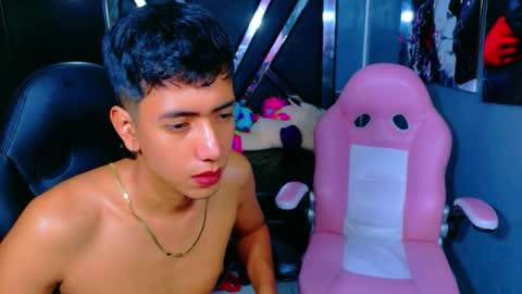 darwinandbrayan online show from November 15, 2025, 11:29 am