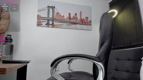 Snapshot of dash_bukoski chatting on September 22, 2025, 11:23 am Dash online show from September 22, 2025, 11:23 am