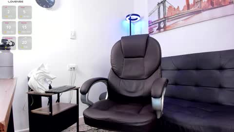 Snapshot of dash_bukoski chatting on October 28, 2025, 1:58 pm Dash online show from October 28, 2025, 1:58 pm