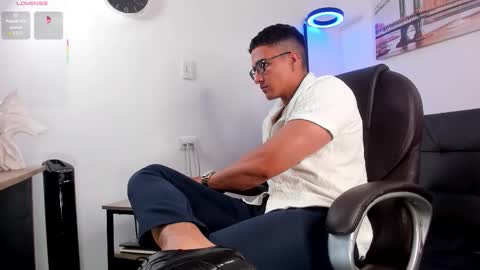 Snapshot of dash_bukoski chatting on November 21, 2025, 1:32 pm Dash online show from November 21, 2025, 1:32 pm