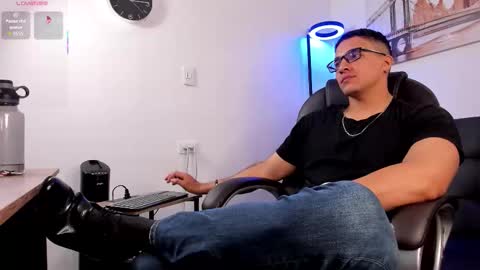 Snapshot of dash_bukoski chatting on November 25, 2025, 12:49 pm Dash online show from November 25, 2025, 12:49 pm