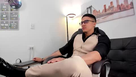 Snapshot of dash_bukoski chatting on November 27, 2025, 11:56 am Dash online show from November 27, 2025, 11:56 am