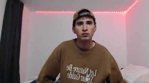 Snapshot of dave_hot1 chatting on December 3, 2025, 3:14 am David online show from December 3, 2025, 3:14 am