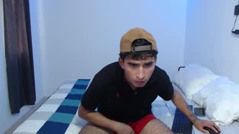 Snapshot of dave_hot1 chatting on December 3, 2025, 7:56 pm David online show from December 3, 2025, 7:56 pm