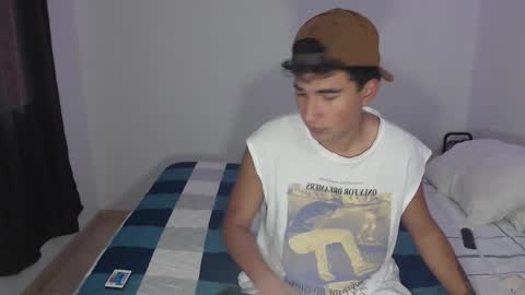 Snapshot of dave_hot1 chatting on December 13, 2025, 9:31 pm David online show from December 13, 2025, 9:31 pm