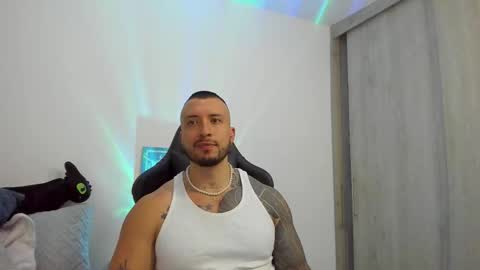 Snapshot of dave_max93 chatting on October 27, 2025, 11:52 pm DAVE MAX online show from October 27, 2025, 11:52 pm