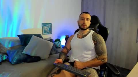 Snapshot of dave_max93 chatting on November 8, 2025, 2:56 am DAVE MAX online show from November 8, 2025, 2:56 am