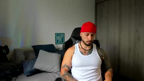 Snapshot of dave_max93 chatting on November 8, 2025, 3:45 pm DAVE MAX online show from November 8, 2025, 3:45 pm