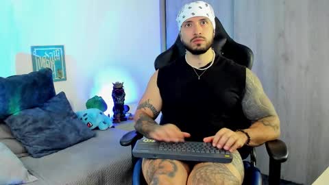 Snapshot of dave_max93 chatting on November 23, 2025, 10:20 pm DAVE MAX online show from November 23, 2025, 10:20 pm