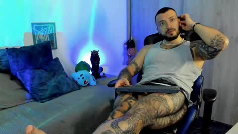 Snapshot of dave_max93 chatting on November 24, 2025, 10:26 am DAVE MAX online show from November 24, 2025, 10:26 am