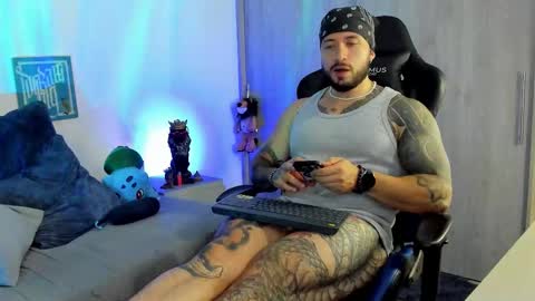 Snapshot of dave_max93 chatting on November 25, 2025, 2:33 am DAVE MAX online show from November 25, 2025, 2:33 am