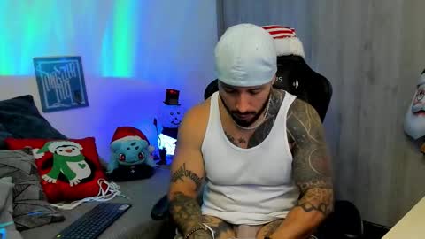 Snapshot of dave_max93 chatting on November 30, 2025, 4:22 pm DAVE MAX online show from November 30, 2025, 4:22 pm