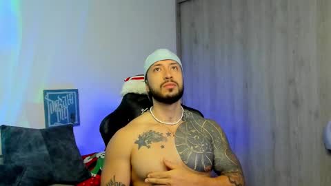 Snapshot of dave_max93 chatting on December 1, 2025, 10:31 am DAVE MAX online show from December 1, 2025, 10:31 am