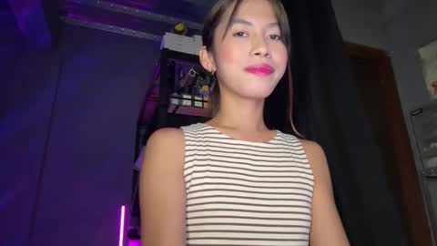 Snapshot of daveboyyy chatting on September 8, 2025, 5:23 pm Scarlet thesexiest online show from September 8, 2025, 5:23 pm