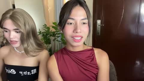 Snapshot of daveboyyy chatting on November 11, 2025, 12:54 am Scarlet thesexiest online show from November 11, 2025, 12:54 am