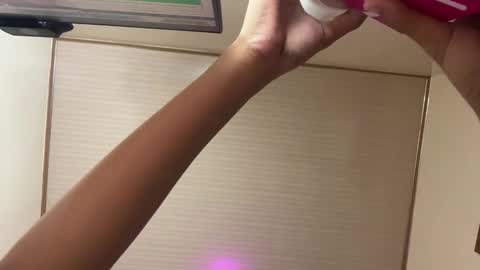 Snapshot of daveboyyy chatting on November 18, 2025, 6:40 am Scarlet thesexiest online show from November 18, 2025, 6:40 am