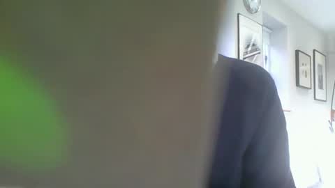 Snapshot of davesmth chatting on December 16, 2025, 11:37 am Davesmth online show from December 16, 2025, 11:37 am