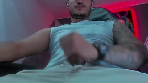 Snapshot of david__ox chatting on November 16, 2025, 11:32 pm david__ox online show from November 16, 2025, 11:32 pm