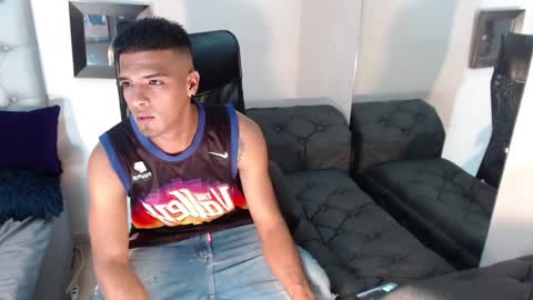 david_bandercock online show from December 22, 2024, 3:55 am