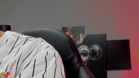 Snapshot of david_jons7 chatting on December 13, 2024, 1:48 am David Jons online show from December 13, 2024, 1:48 am